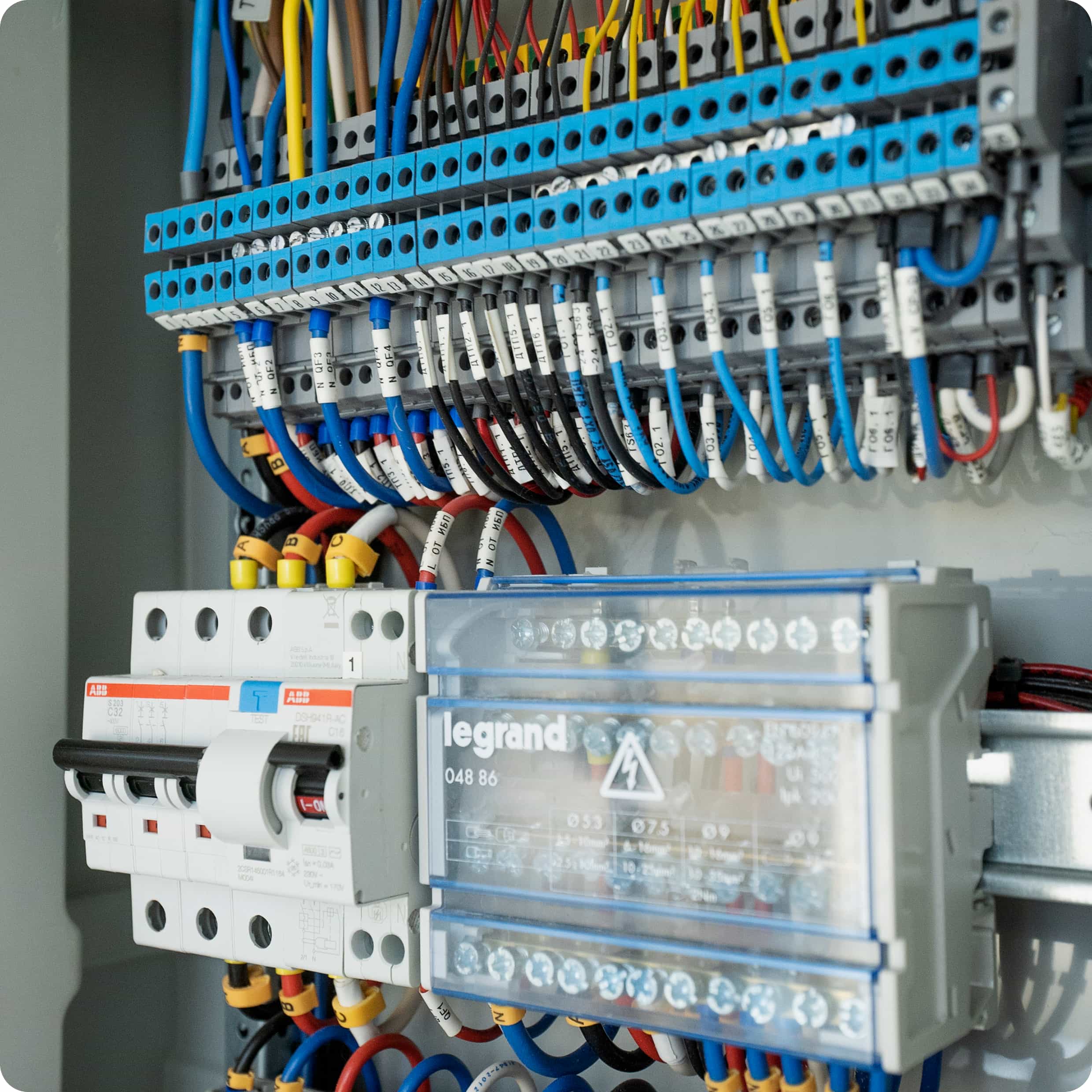 PictureЩитовое оборудование ABB KNX